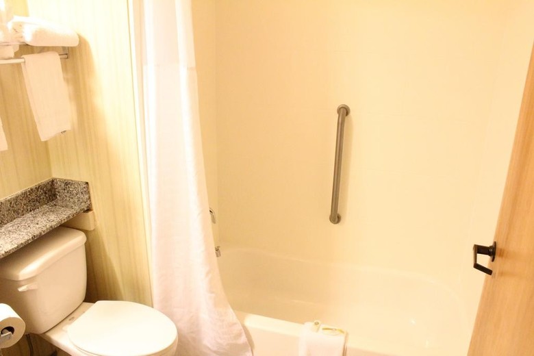Hotel Quality Inn Near Six Flags