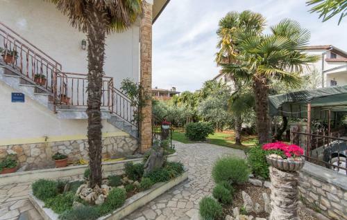 Hostal Apartment Emili