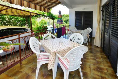 Hostal Apartment Complex Nevia
