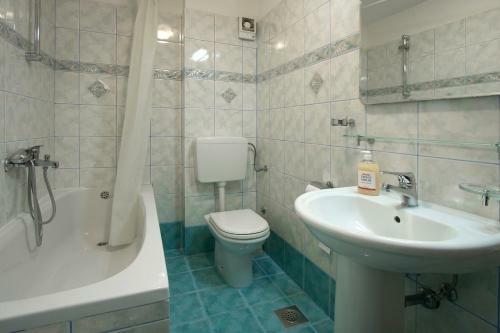 Apartments Ava