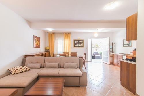 Hostal Apartment Complex Kampic