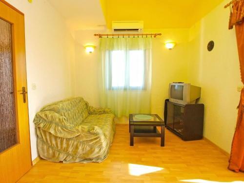 Apartments Alma 879