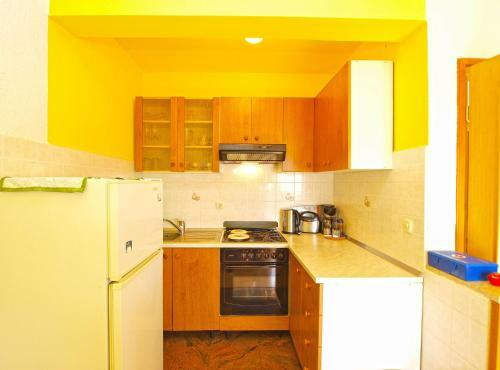 Apartments Alma 879
