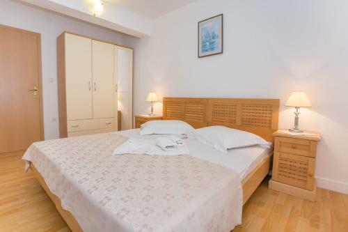 Hostal Apartment Complex Slavica