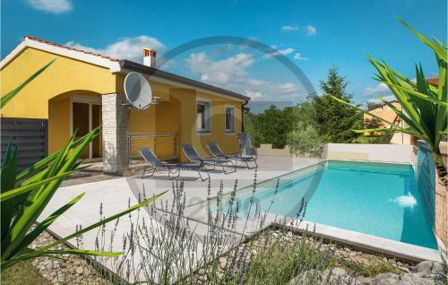 Three-bedroom Holiday Home In Porec