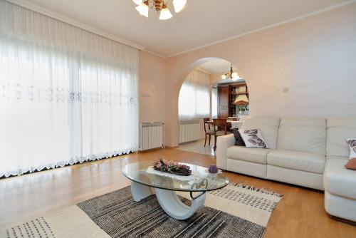 Apartments Rocka 1195