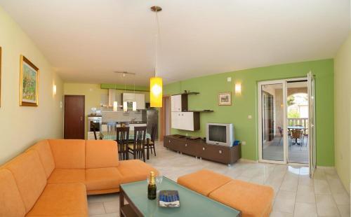 Apartment Postira 15242b