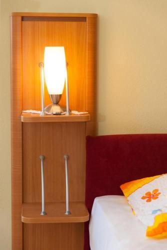 Apartment Postira 15242b