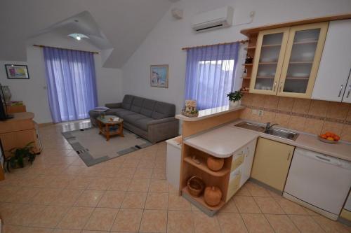 Apartment Postira 2910d