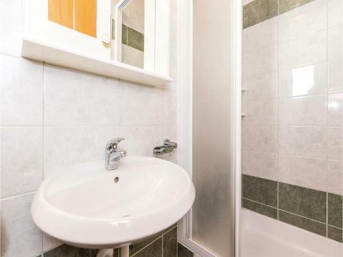 Three-bedroom Apartment In Povile