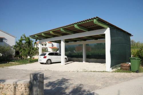 Apartment Povljana 230b