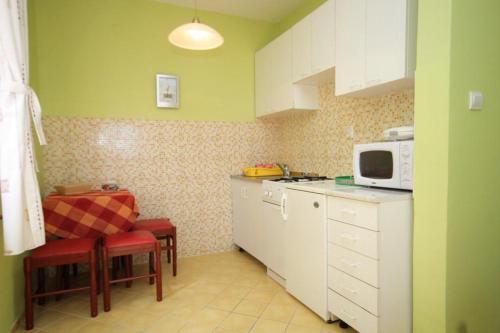 Apartments With A Parking Space Preko (Ugljan) - 8428