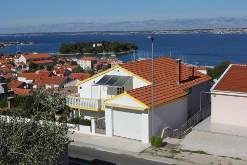 Apartment Preko 8417b