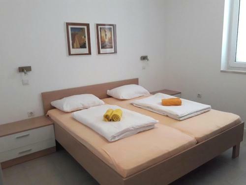 Apartments Preko