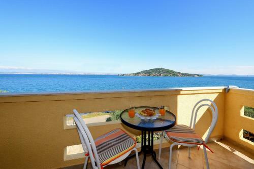 Apartments Mirela 30