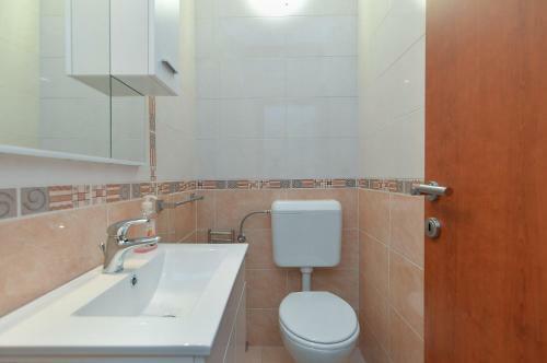 House Vlade 1219