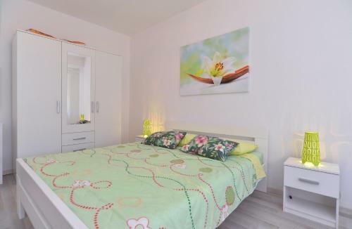 House Vlade 1219