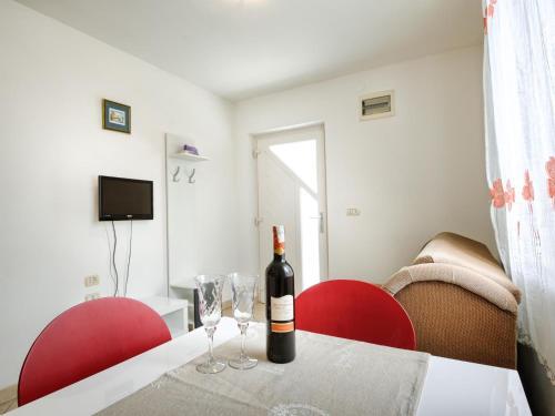 Apartment House Premate