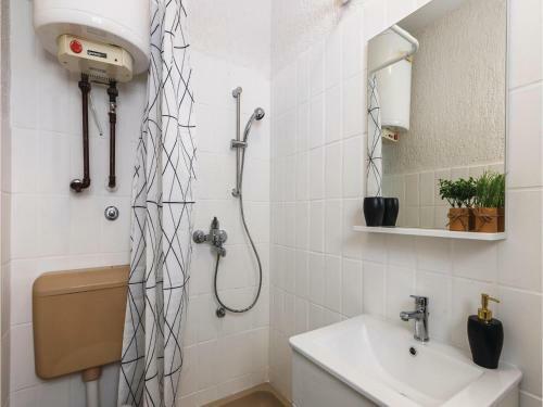 Three-bedroom Holiday Home In Premantura