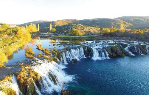 Two-bedroom Apartment In Pridraga