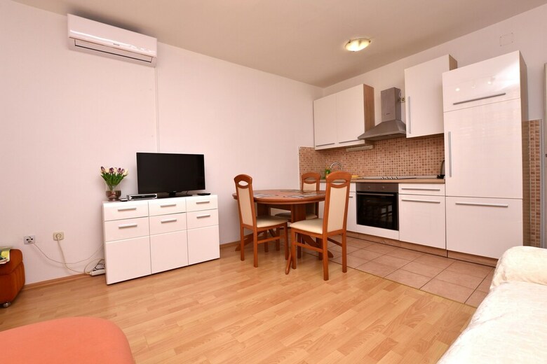 Apartment Tome