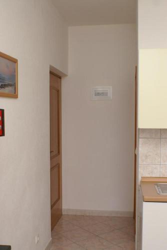 Apartments By The Sea Primosten - 9687
