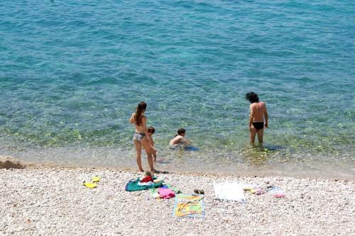 Apartments By The Sea Primosten - 4169