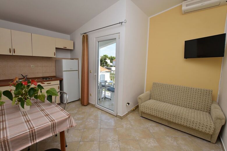 Apartments Ljubo