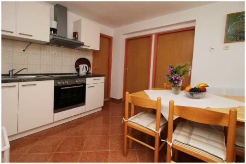 Apartments Elvi
