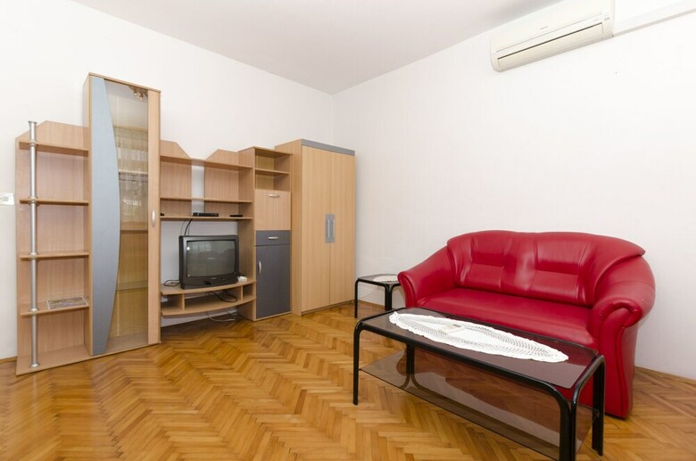 Apartment Tome G