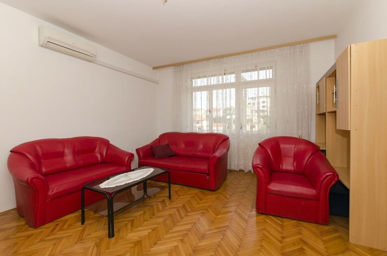 Apartment Tome G