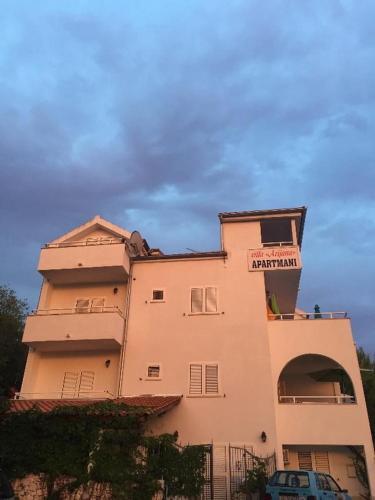 Apartment Primosten 15704e