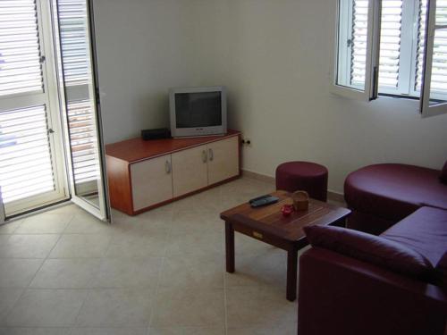 Apartment Primosten 15704c
