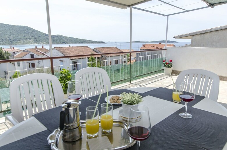 Hostal Apartments And Room Bla?enka S.