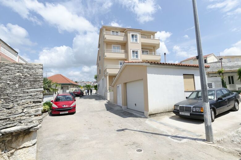 Apartments Danica