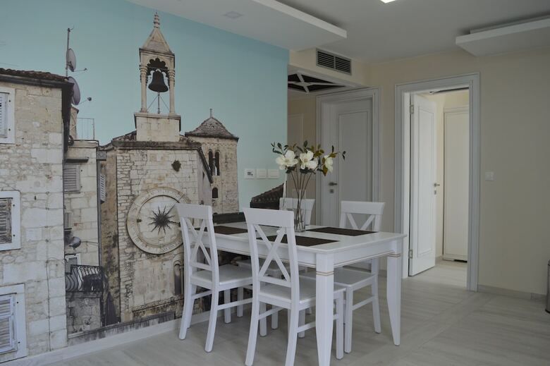Apartments Jakov