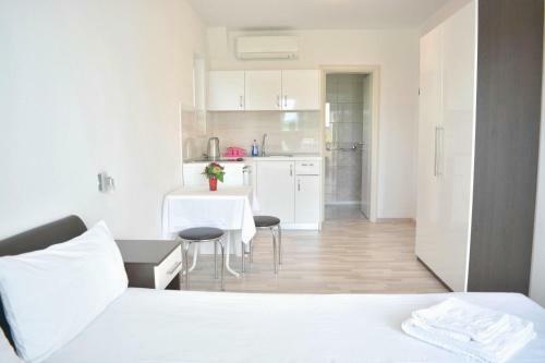 Hostal Apart-pansion Sun