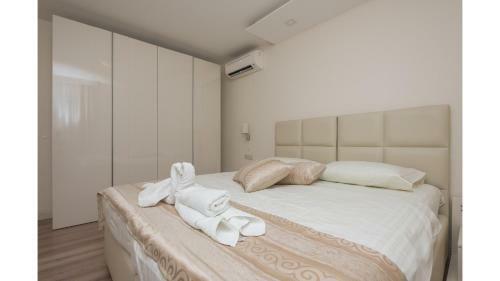Apartments Leone