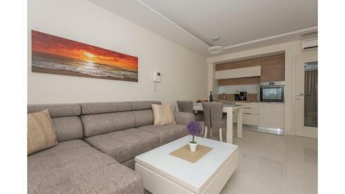 Apartments Leone