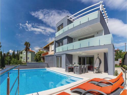 Four-bedroom Holiday Home In Pula