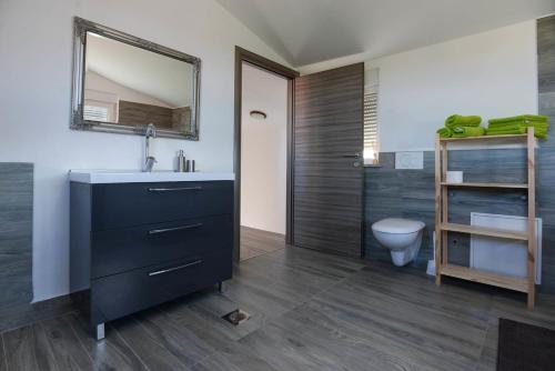 Apartments With Pool 992