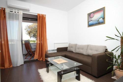 Apartments With A Parking Space Pula - 7650
