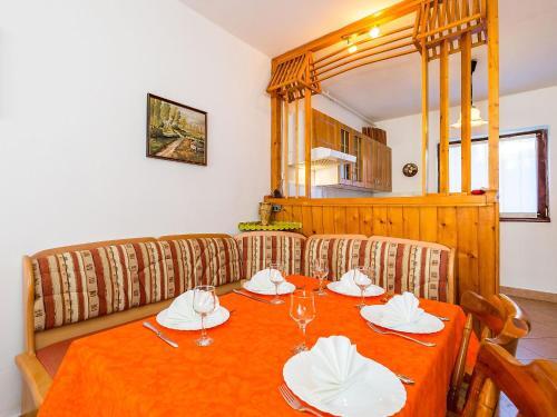 Apartment Pul 565 (15422)