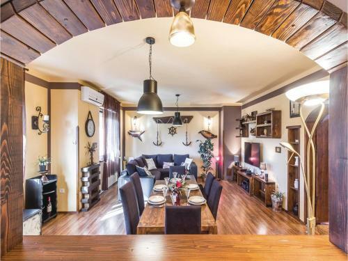 Two-bedroom Apartment In Pula