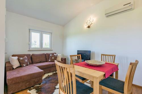 Holiday Home Nemcev 1302