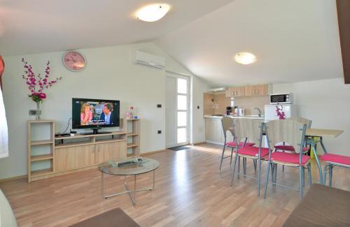 Apartments ?ino 1355