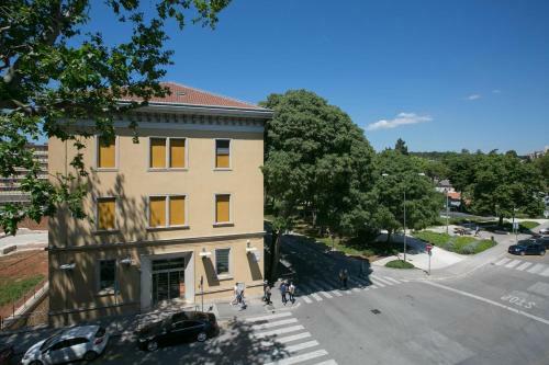 Apartments By The Sea Pula - 13502