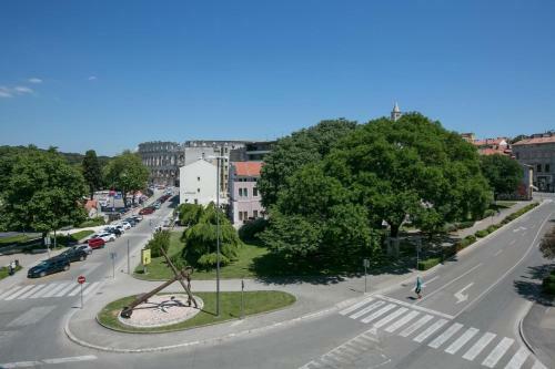 Apartments By The Sea Pula - 13502