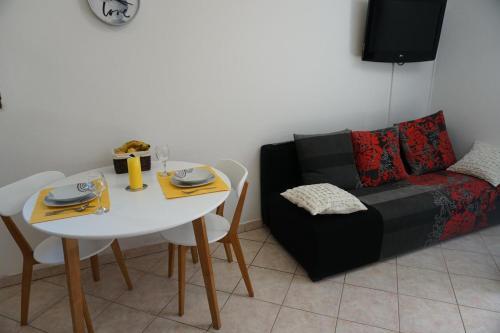 Apartments With A Parking Space Pula - 6986