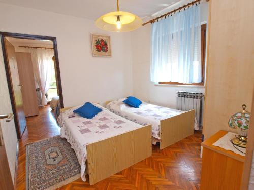 Apartments Nives 748
